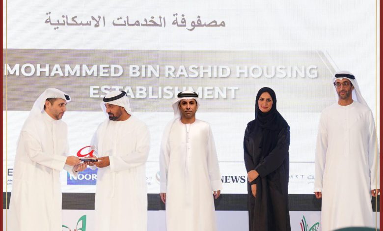 Omar Hamad Bu Shehab, honored by His Highness Sheikh Ahmed bin Saeed Al Maktoum at the Ideas Arabia Awards 2023.