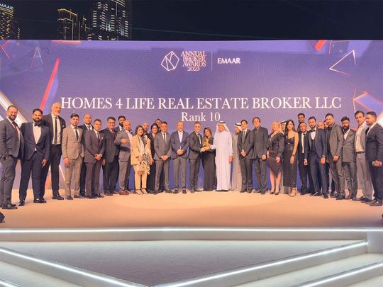 Homes-4-Life-Team-receiving-the-award.
