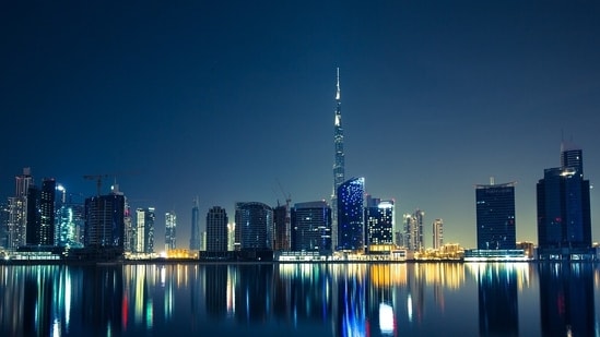 Dubai real estate 1730689157967 1730689158187